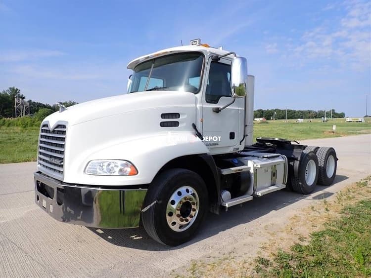2013 MACK CXN CXU613 Day Cab Trucks