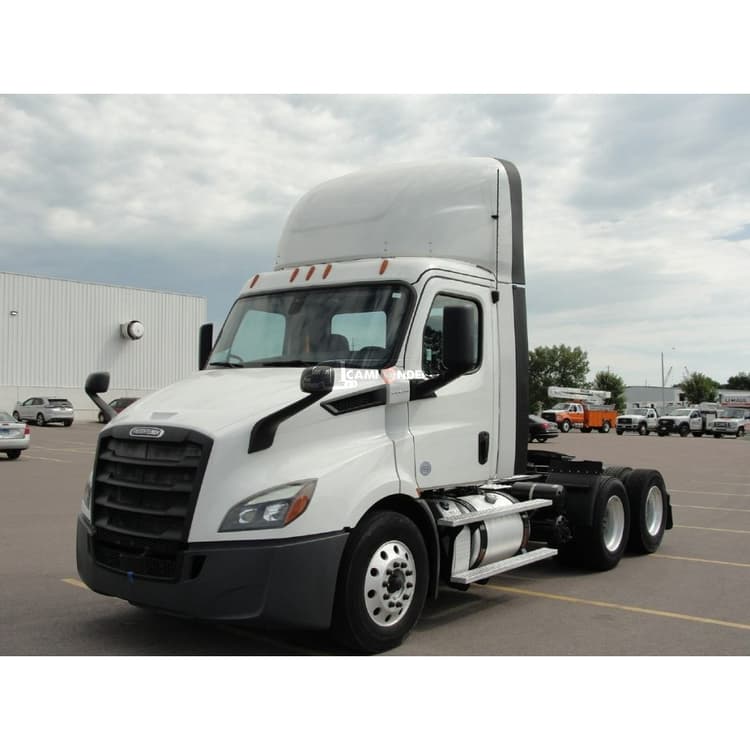 2019 FREIGHTLINER Cascadia New Cascadia 116 Day Cab Trucks