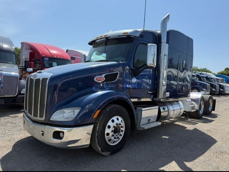 2018 PETERBILT 579 Sleeper Trucks