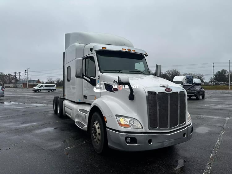 2019 PETERBILT 579 579 Aerodynamic 117 Sleeper Trucks