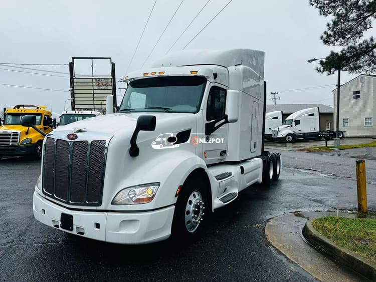 2019 PETERBILT 579 579 Aerodynamic 117 Sleeper Trucks