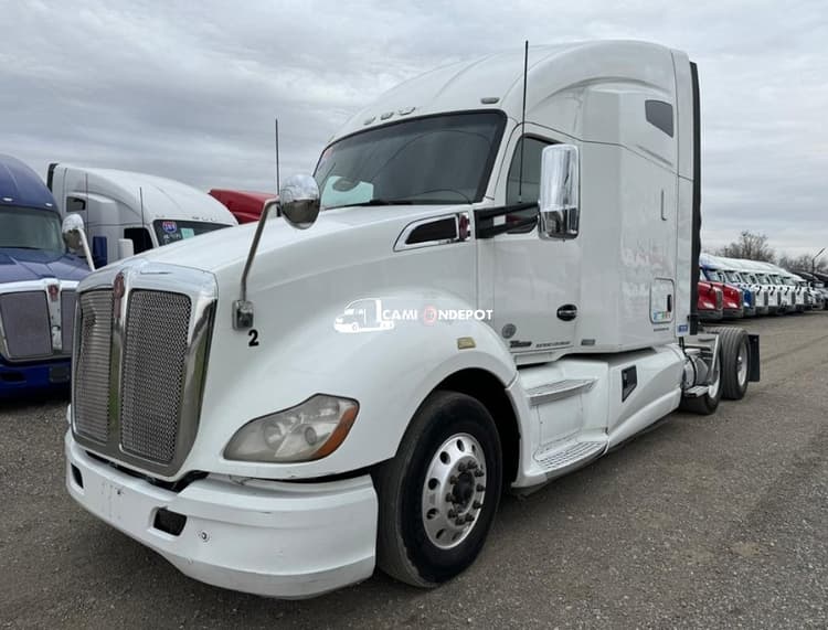 2014 KENWORTH T 680 Sleeper Trucks