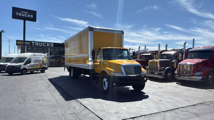 2018 INTERNATIONAL 4300 Box Trucks
