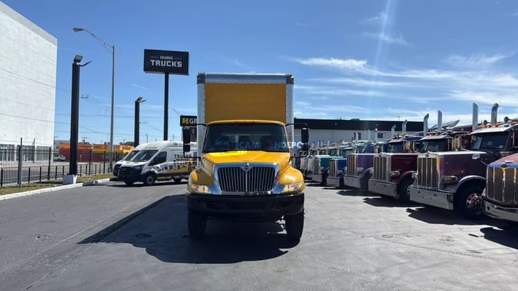2017 INTERNATIONAL 4300 Box Trucks