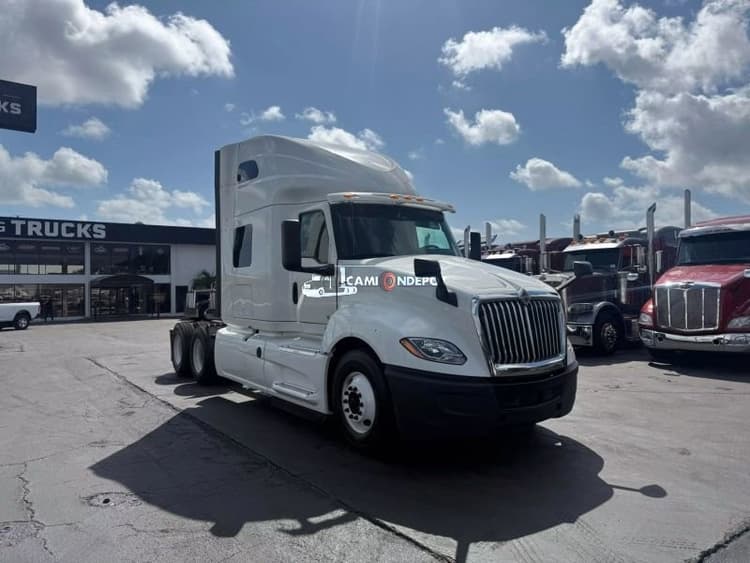 2019 INTERNATIONAL LT625 Sleeper Trucks