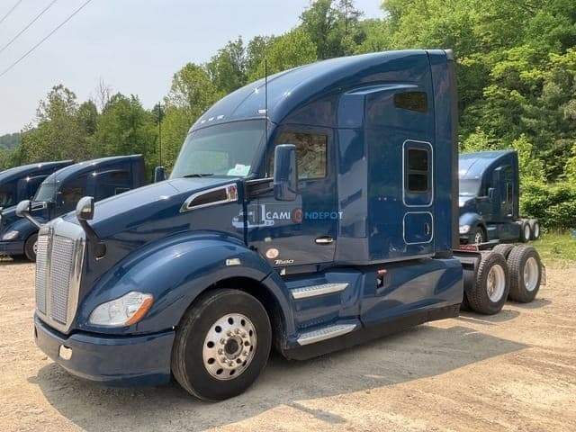 2020 KENWORTH T680 Sleeper Trucks