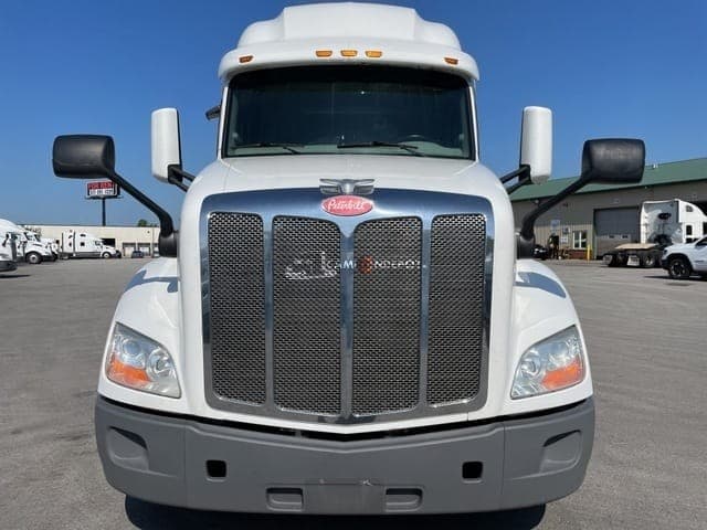 2020 PETERBILT 579 Sleeper Trucks