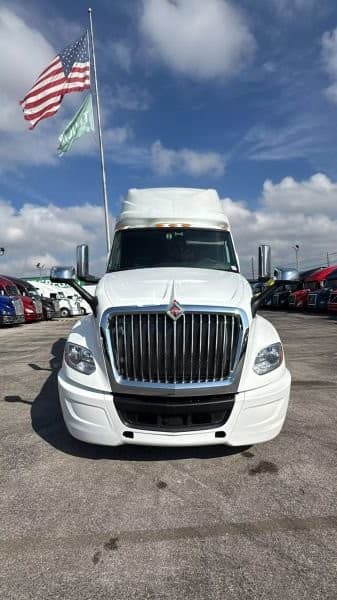 2018 INTERNATIONAL LT Sleeper Trucks