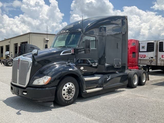 2020 KENWORTH  T680 Sleeper Trucks
