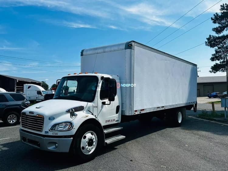 2010 FREIGHTLINER M106 M2 106 Box Trucks