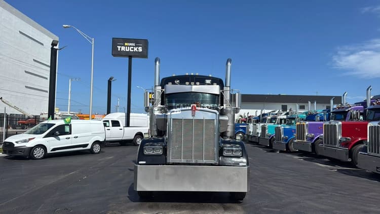 2019 KENWORTH W900 Sleeper Trucks