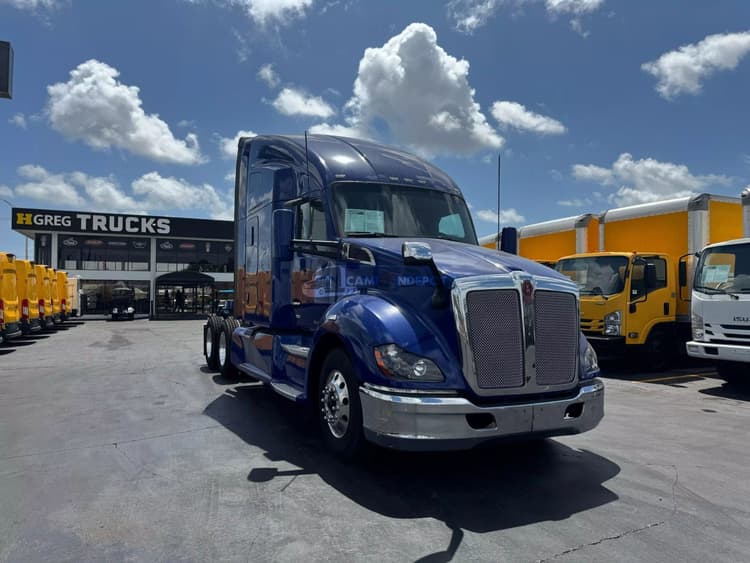 2018 KENWORTH T680 Sleeper Trucks