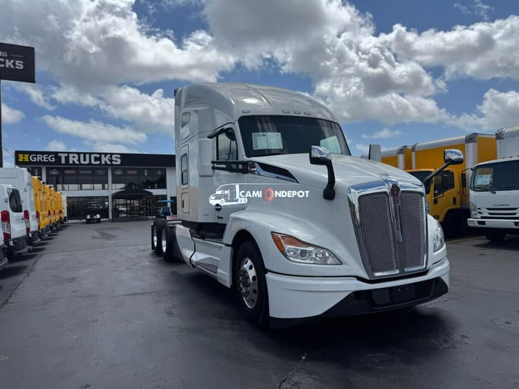 2022 KENWORTH T680 Sleeper Trucks