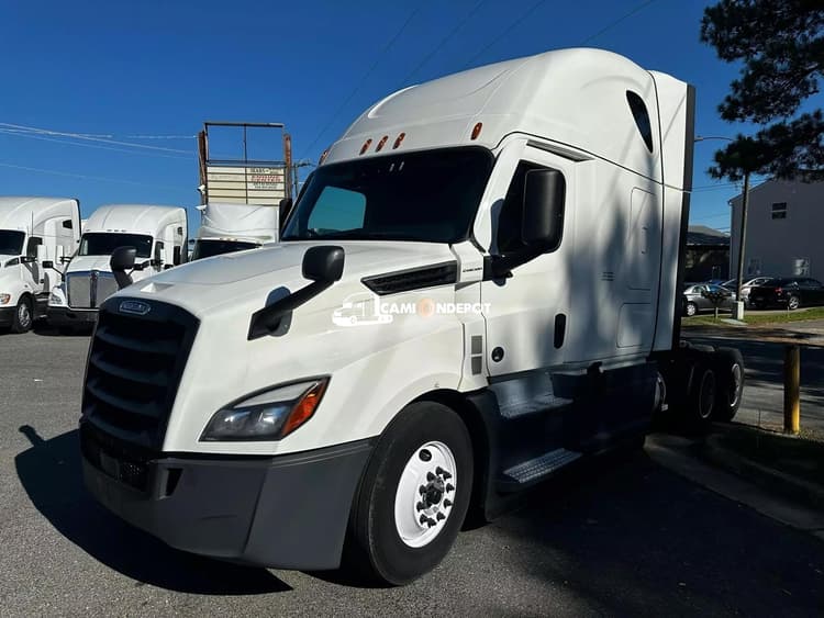 2021 FREIGHTLINER Cascadia 126 Sleeper Trucks