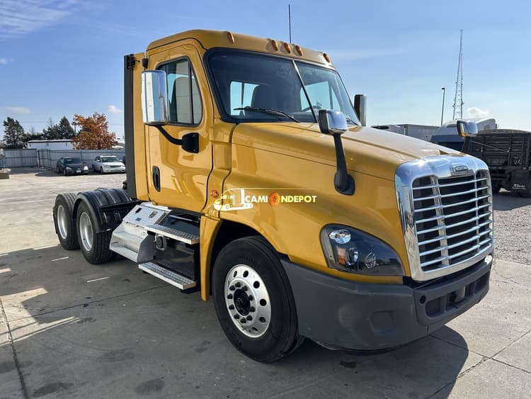 2019 FREIGHTLINER cascadia 125 Day Cab Trucks