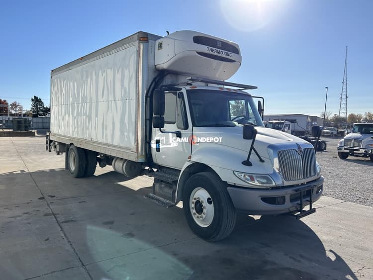 2015 INTERNATIONAL Durastar 4300 Reefer Box Truck