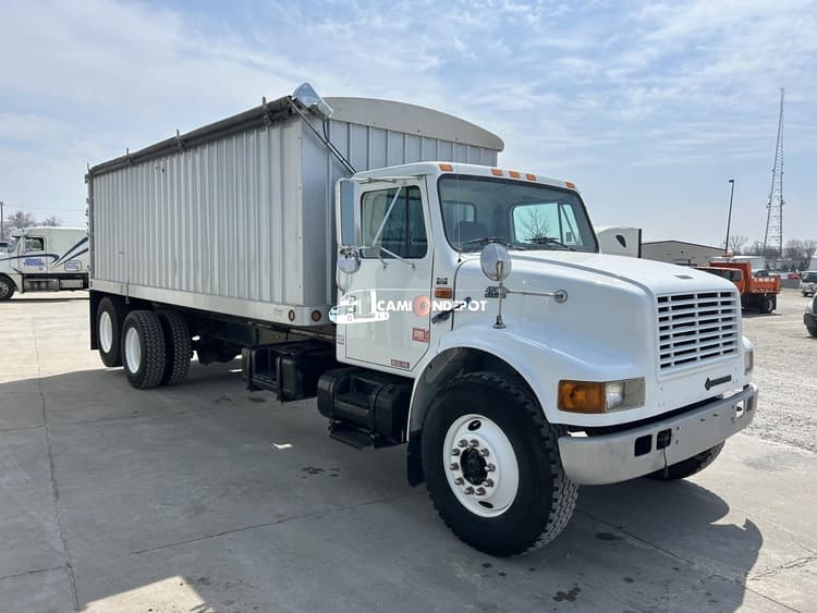 1999 INTERNATIONAL 4700 Farm Trucks Grain Trucks