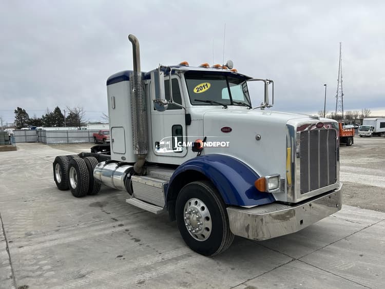 2011 Peterbilt 365  Sleeper Trucks