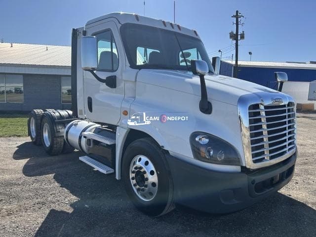2019 FREIGHTLINER CASCADIA Day Cab Trucks