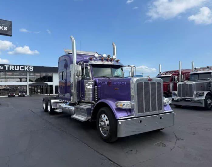 2022 PETERBILT 389 Sleeper Trucks