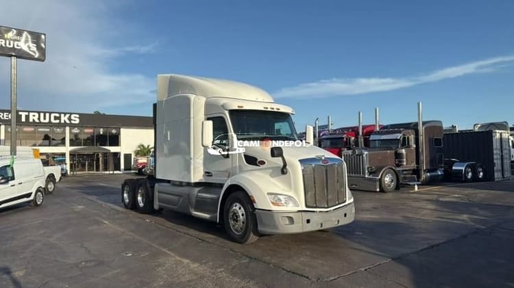 2018 PETERBILT 579  Sleeper Trucks