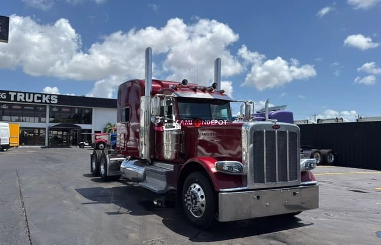2022 PETERBILT  389  Sleeper Trucks