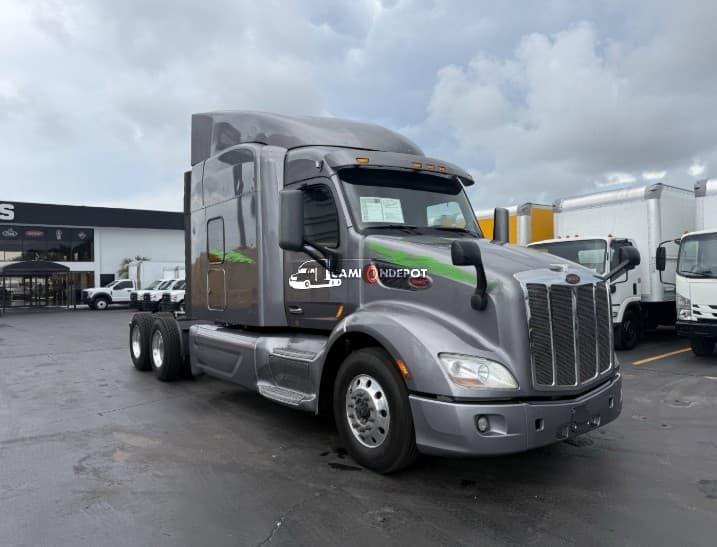 2019 PETERBILT 579  Sleeper Trucks