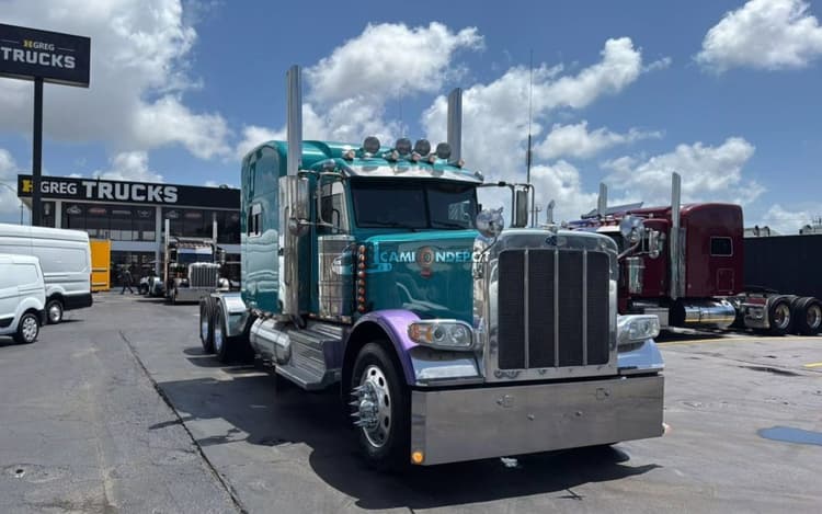 2019 PETERBILT 389 Sleeper Trucks