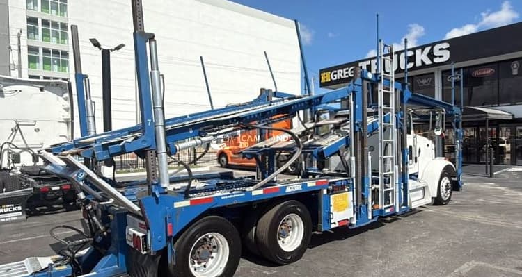 2014 PETERBILT 365 Car Hauler Trucks