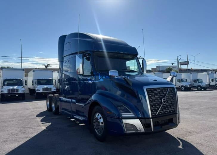 2020 VOLVO VNL 760 Sleeper Trucks