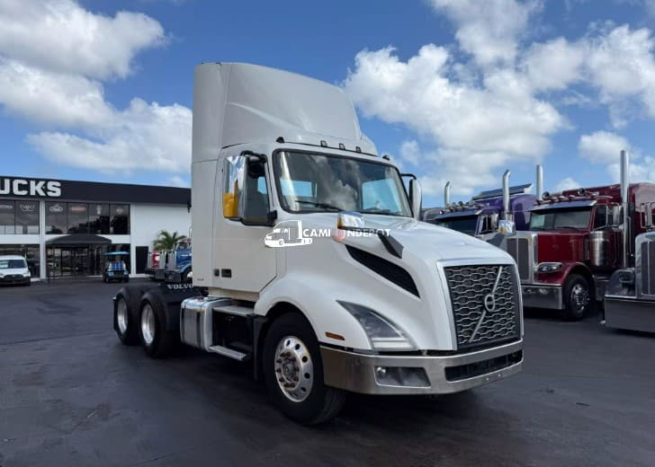 2019 VOLVO VNL 300 Day Cab Trucks