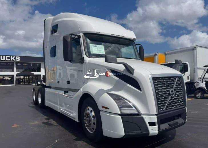 2021 VOLVO  VNL 760 Sleeper Trucks
