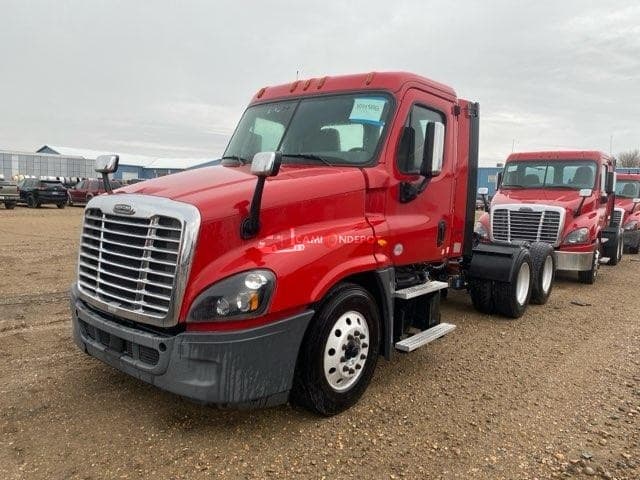 2019 FREIGHTLINER cascadia Day Cab Trucks