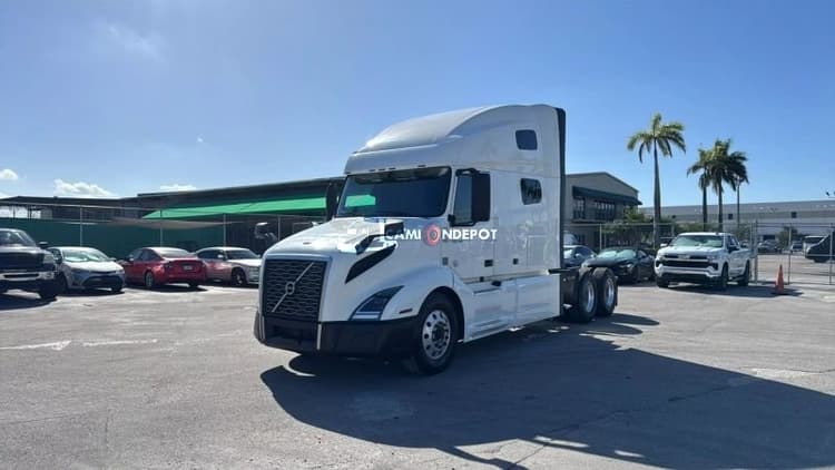 2019 VOLVO VNL 760 Sleeper Trucks