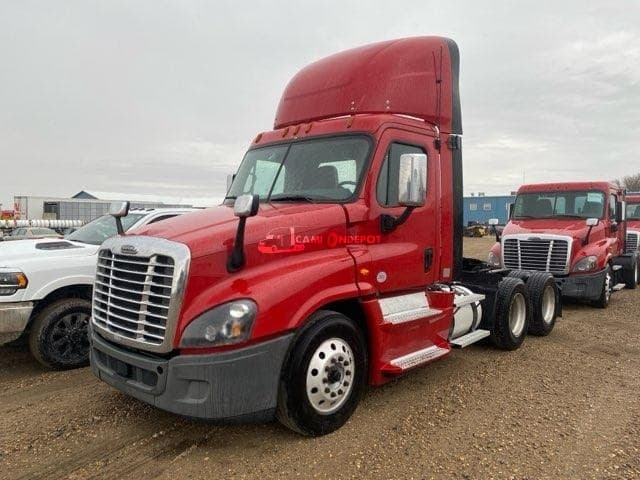 2020 FREIGHTLINER CASCADIA Day Cab Trucks