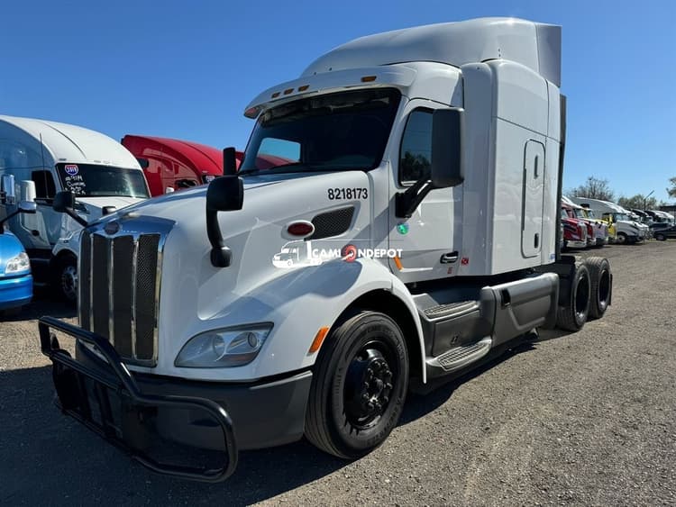 2018 PETERBILT 579 Sleeper Trucks