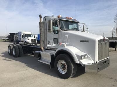 2012 KENWORTH T800 Cab & Chassis Trucks