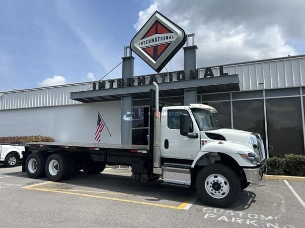 2025 INTERNATIONAL HV Flatbed Trucks