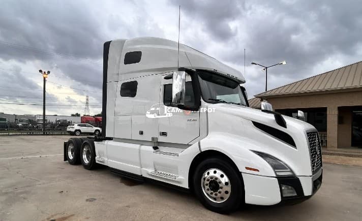 2021 VOLVO VNL64T60 Sleeper Trucks