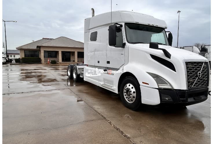 2019 VOLVO 740 Sleeper Trucks