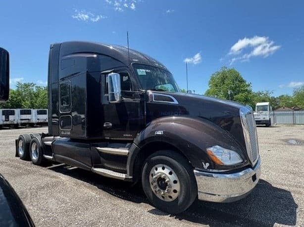 2018 KENWORTH T680 Sleeper Trucks