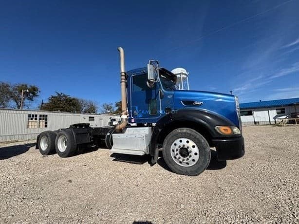 2012 PETERBILT  384 Day Cab Trucks