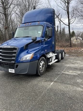 2021 FREIGHTLINER CASCADIA 116 Day Cab Trucks
