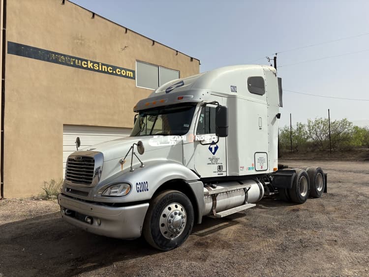 2007 FREIGHTLINER COLOMBIA Sleeper Trucks