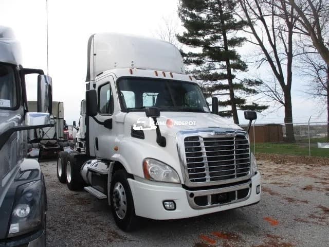 2016 FREIGHTLINER CA11364T Day Cab Trucks