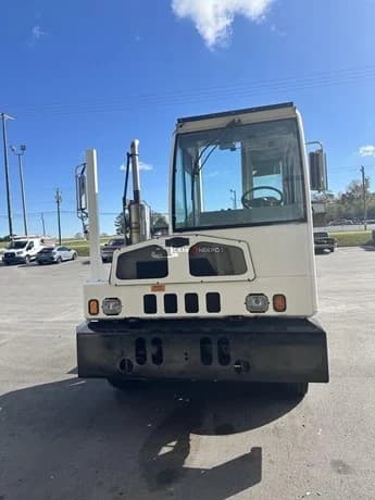 2017 AUTOCAR XSPOTTER Yard Spotter Trucks