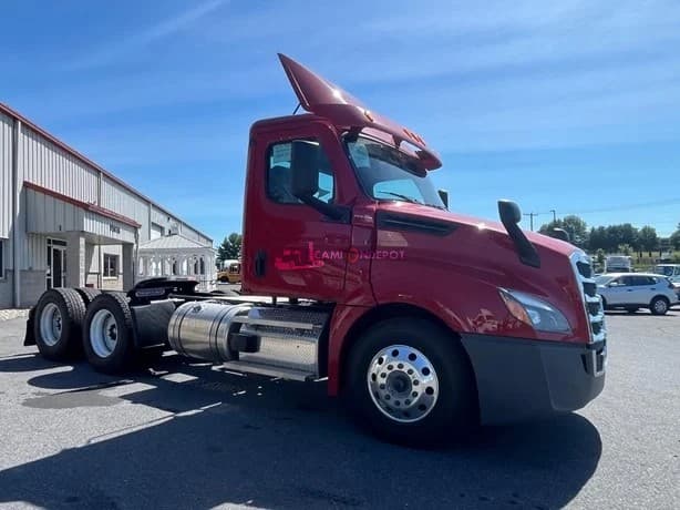 2025 FREIGHTLINER cascadia 126 Day Cab Trucks