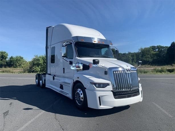 2025 WESTERN STAR 57x Sleeper Trucks
