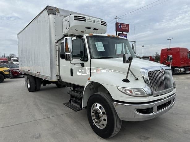 2018 INTERNATIONAL  DURASTAR 4300 Reefer Box Truck