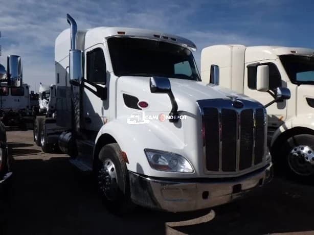 2019 PETERBILT 579 Sleeper Trucks
